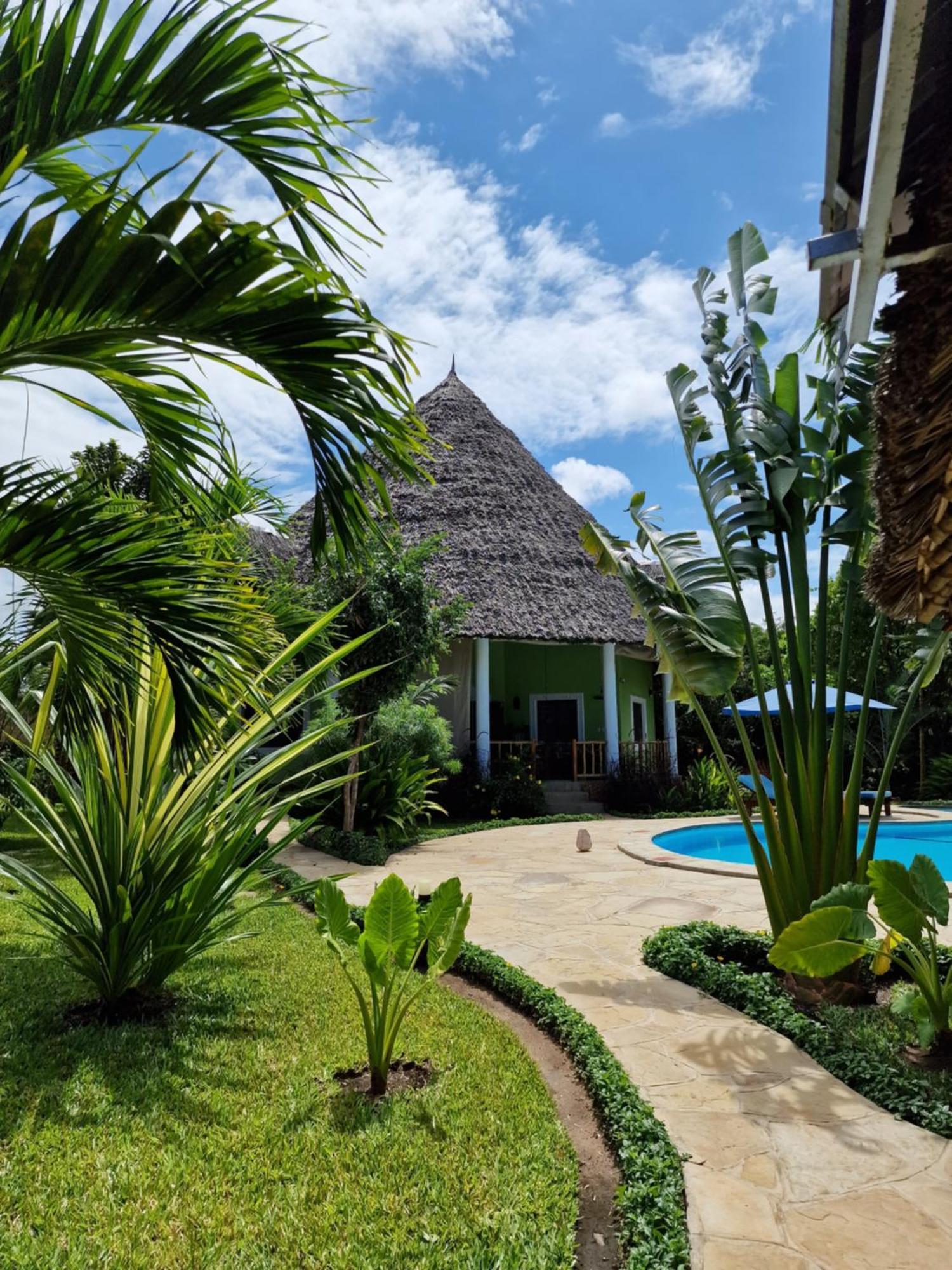 Paradiesische Villa Maisha Mazuri Mit Pool. Terrasse Und Personal Diani Beach Zewnętrze zdjęcie