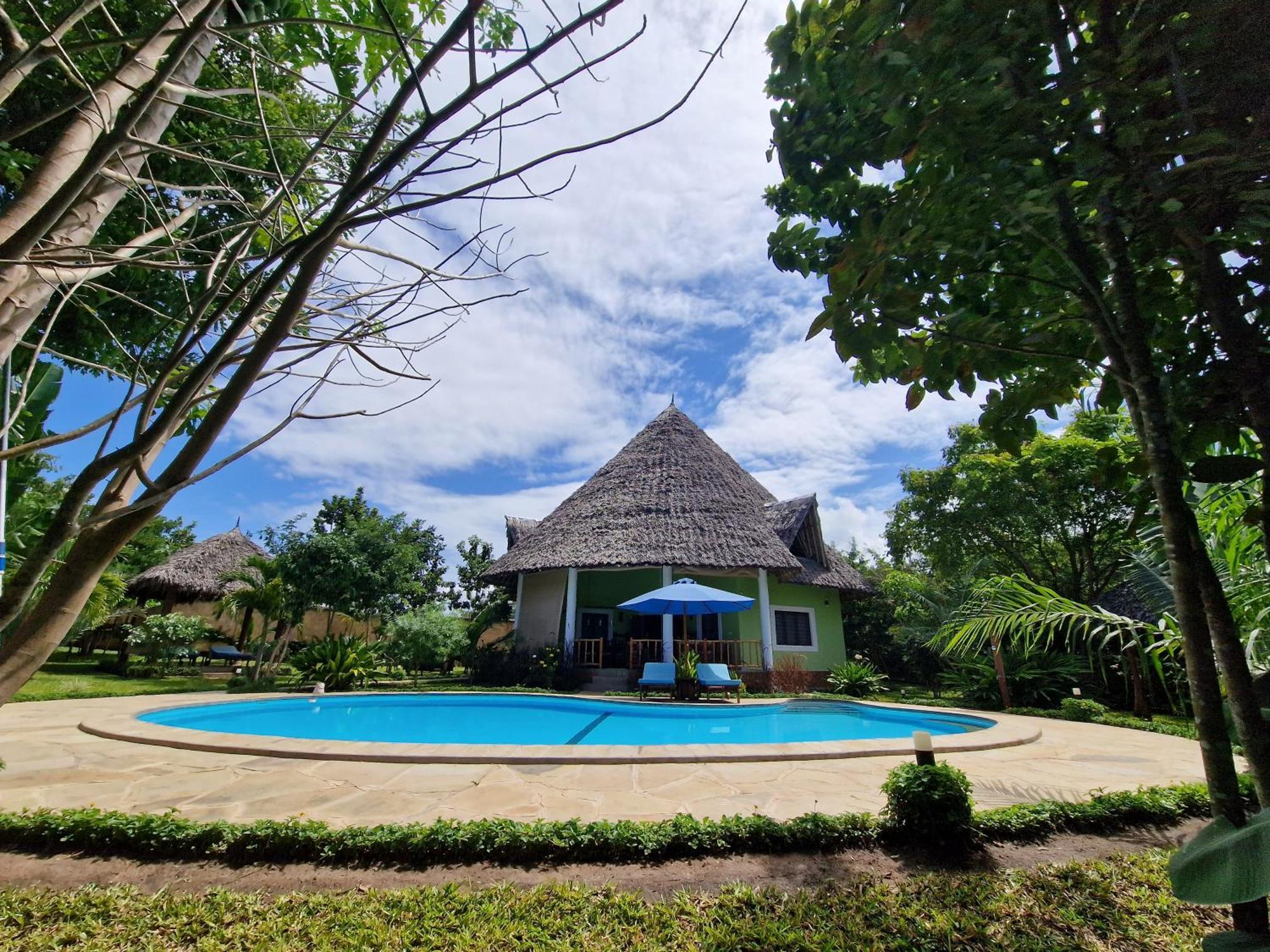 Paradiesische Villa Maisha Mazuri Mit Pool. Terrasse Und Personal Diani Beach Zewnętrze zdjęcie