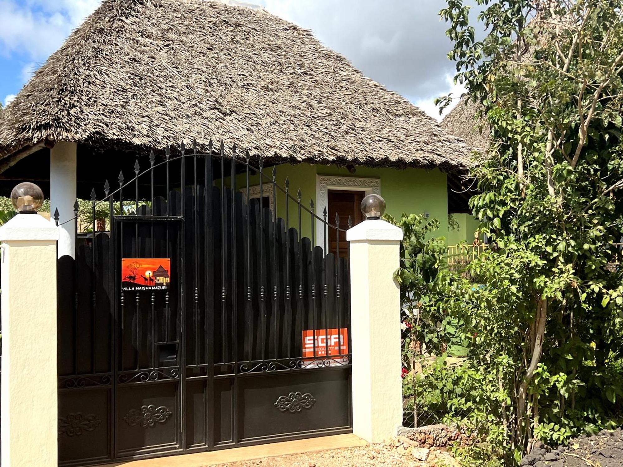 Paradiesische Villa Maisha Mazuri Mit Pool. Terrasse Und Personal Diani Beach Zewnętrze zdjęcie